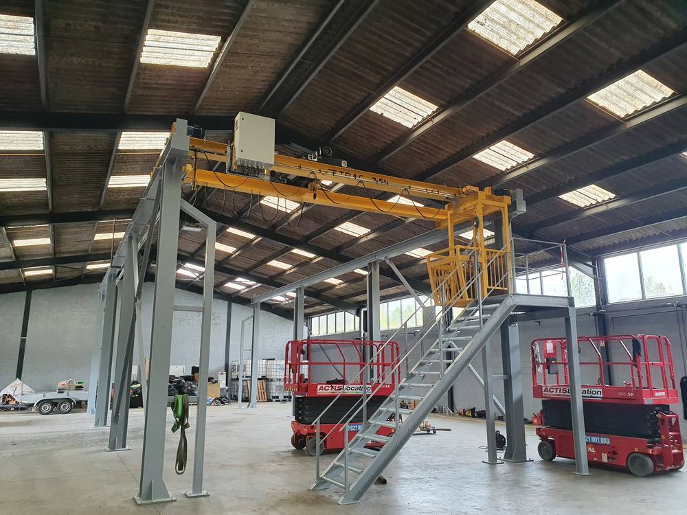 Structure et pont roulant cabine 2500kg à Yutz